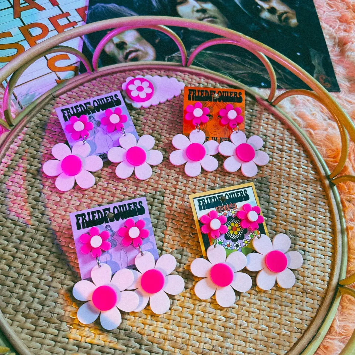 Pink 1960s/1970s Flower Daisy Earrings